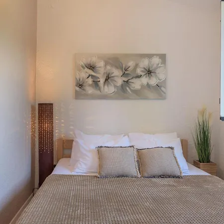 Cozy - 100m From The Punta