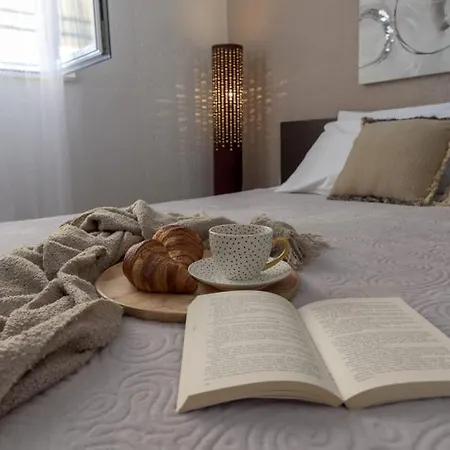 Cozy - 100m From The Punta Διαμέρισμα *